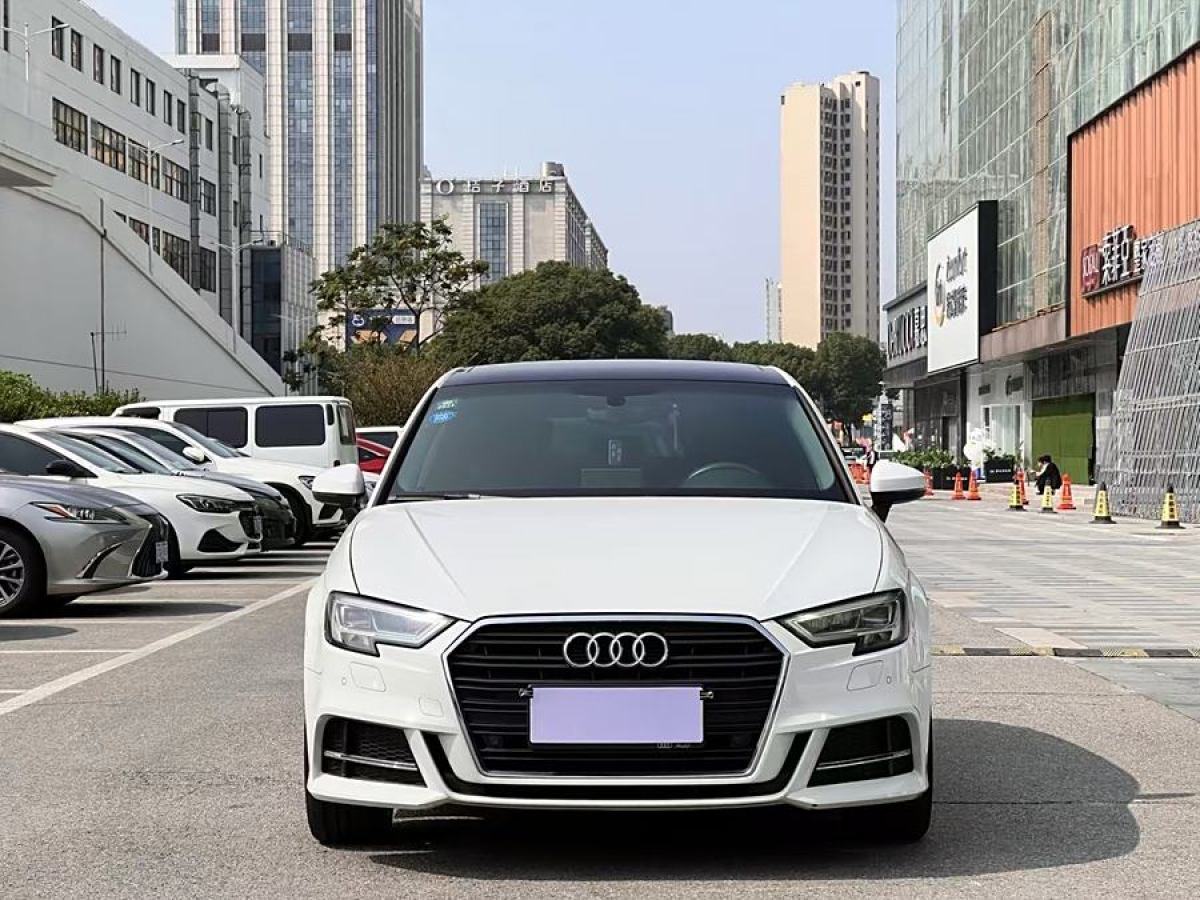 奧迪 奧迪A3  2019款 Sportback 35 TFSI 時(shí)尚型 國(guó)VI圖片