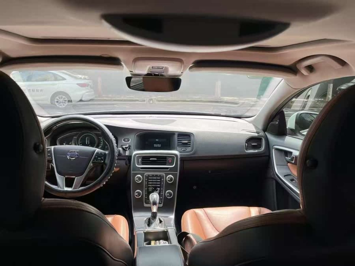 沃爾沃 S60  2015款 L 2.0T T5 智馭版圖片