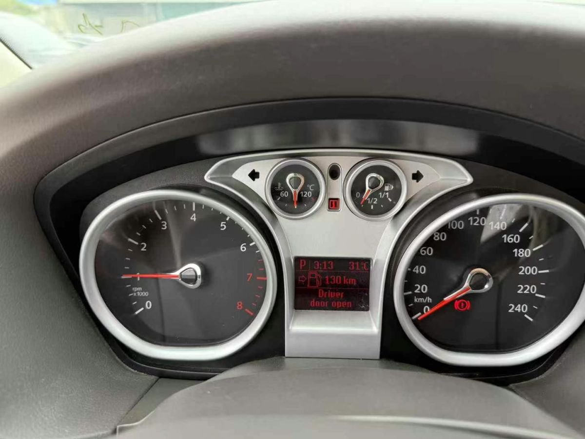 福特 福克斯  2010款 兩廂 2.0L SVP限量版圖片
