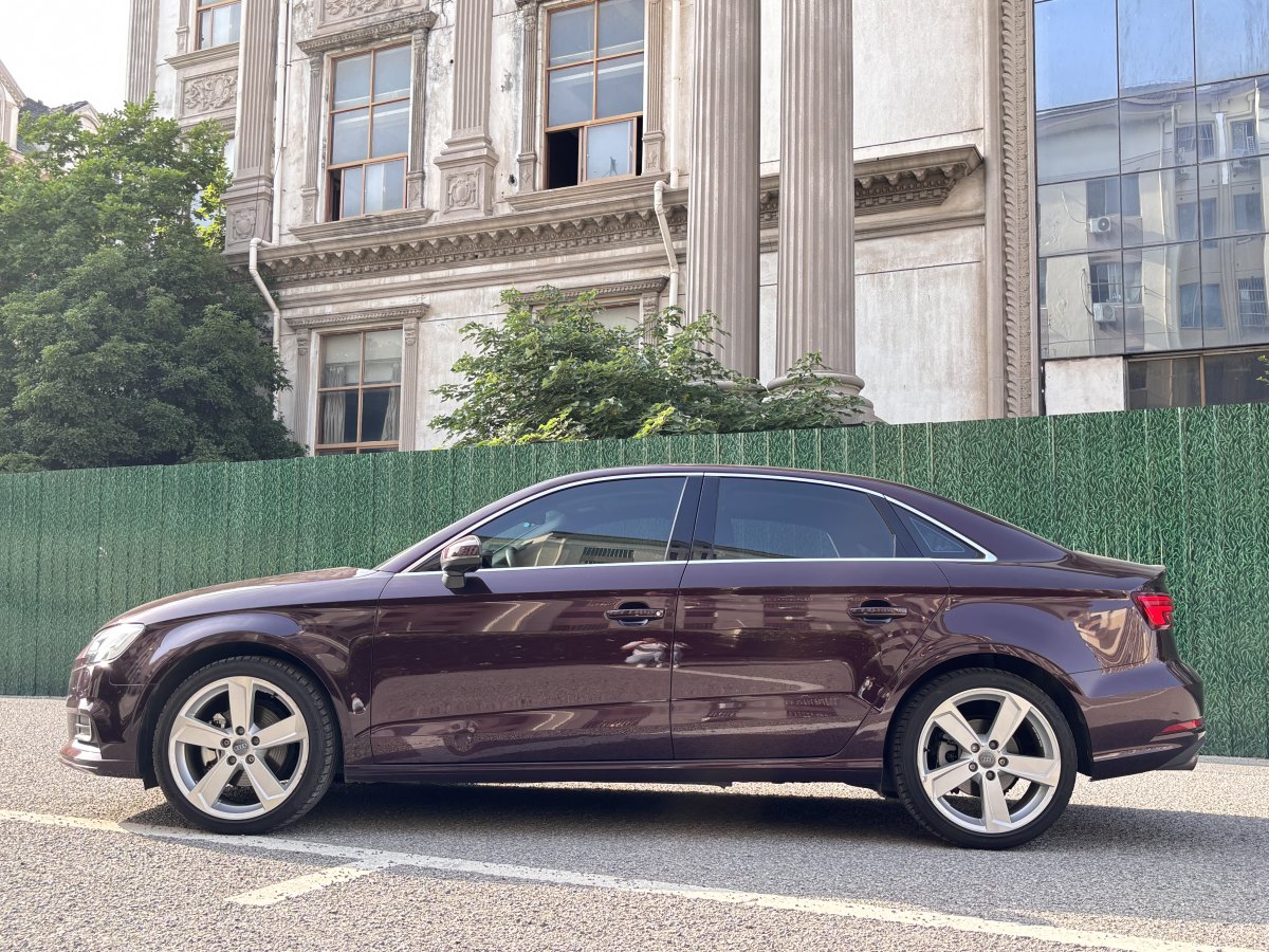 奧迪 奧迪A3  2018款 30周年年型 Limousine 35 TFSI 風(fēng)尚型圖片