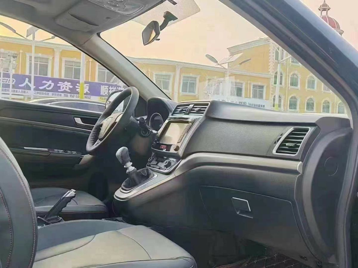 哈弗 H6  2017款 紅標(biāo)H6 COUPE 1.5T 手動(dòng)兩驅(qū)圖片