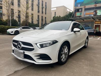 2019年12月 奔馳 奔馳A級(jí) 改款 A 200 L 運(yùn)動(dòng)轎車圖片