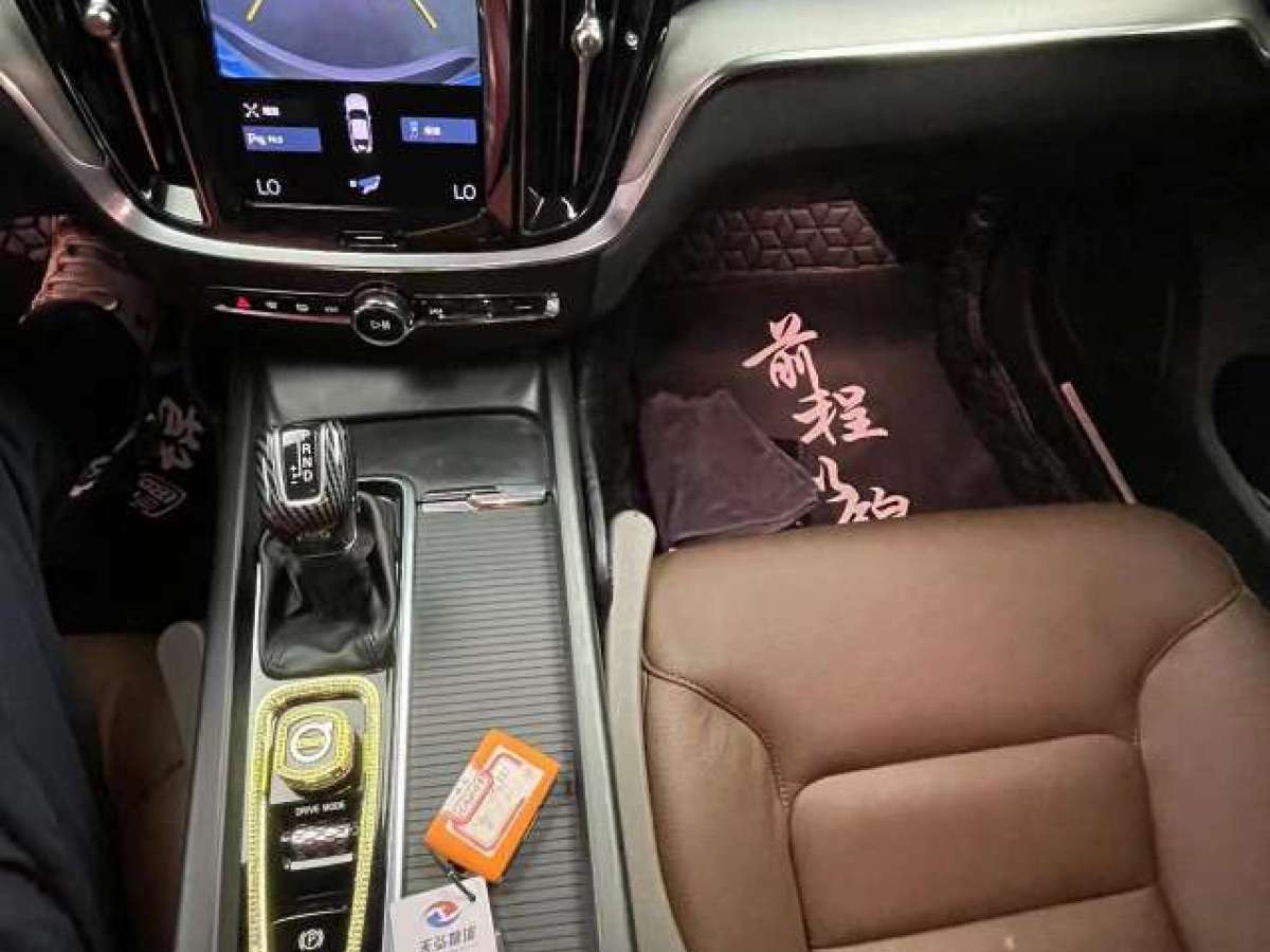 沃爾沃 S60L  2021款 T4 智逸豪華版圖片