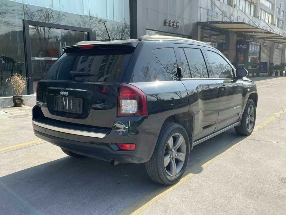 Jeep 指南者  2014款 2.0L 兩驅(qū)豪華版圖片