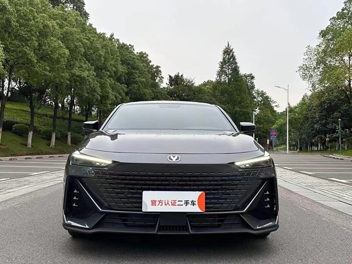 長(zhǎng)安 長(zhǎng)安UNI-V  2022款 1.5T 尊貴型圖片