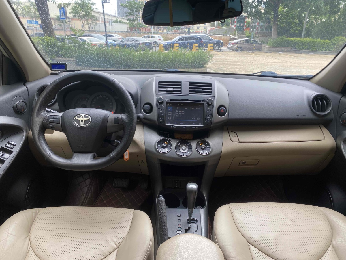 豐田 RAV4榮放  2012款 炫裝版 2.4L 自動四驅豪華圖片