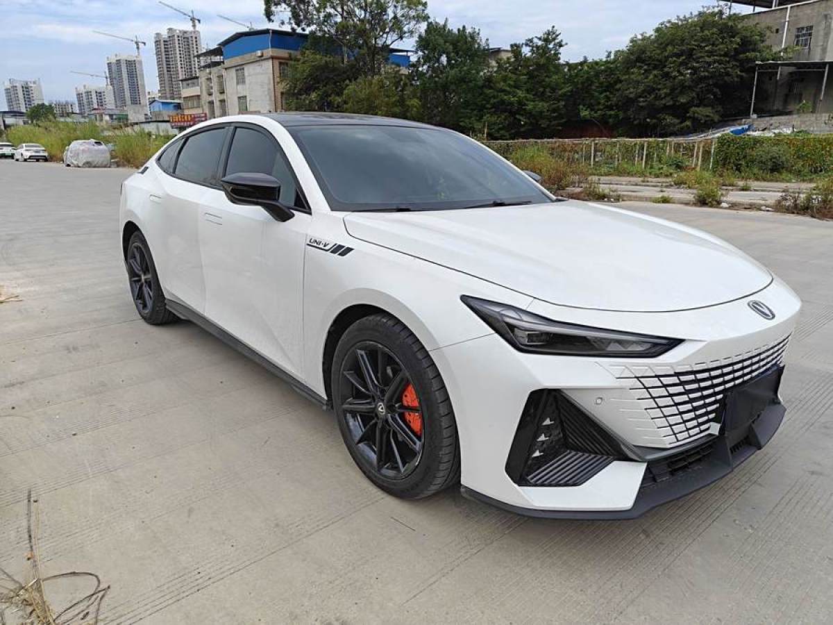 長安 長安UNI-V  2022款 1.5T 尊貴型圖片