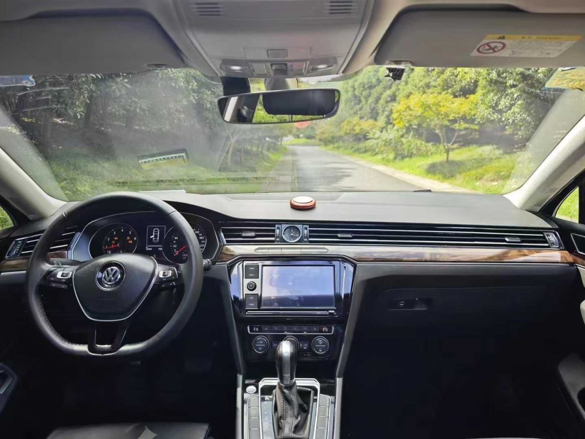 大眾 邁騰  2019款 280TSI DSG 領(lǐng)先型圖片