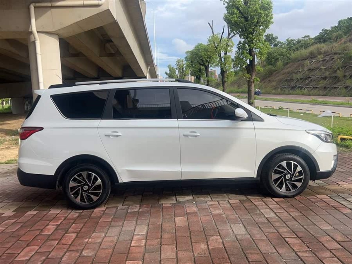 長安歐尚 A800  2017款 1.6L  手動(dòng)超值型圖片