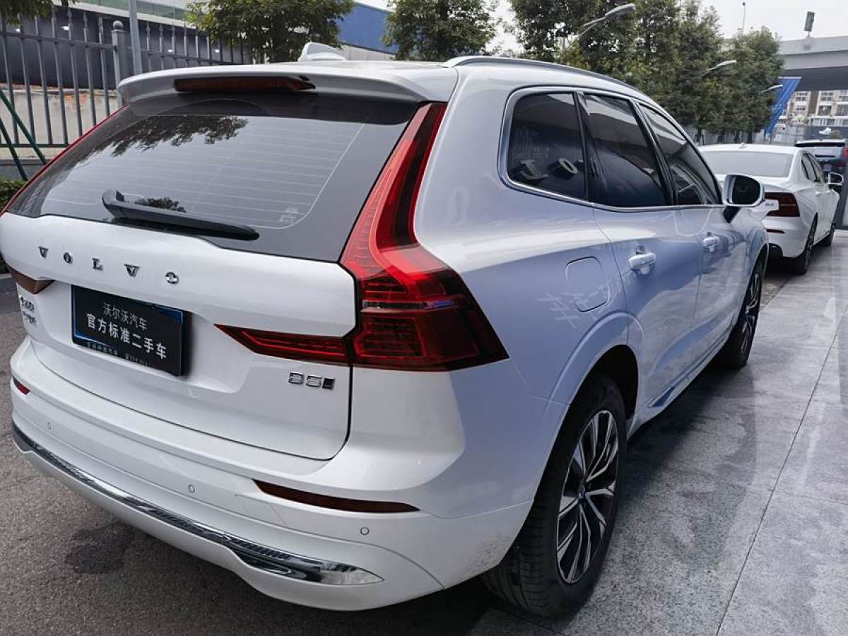 沃爾沃 XC60  2024款 B5 四驅(qū)智遠豪華版圖片