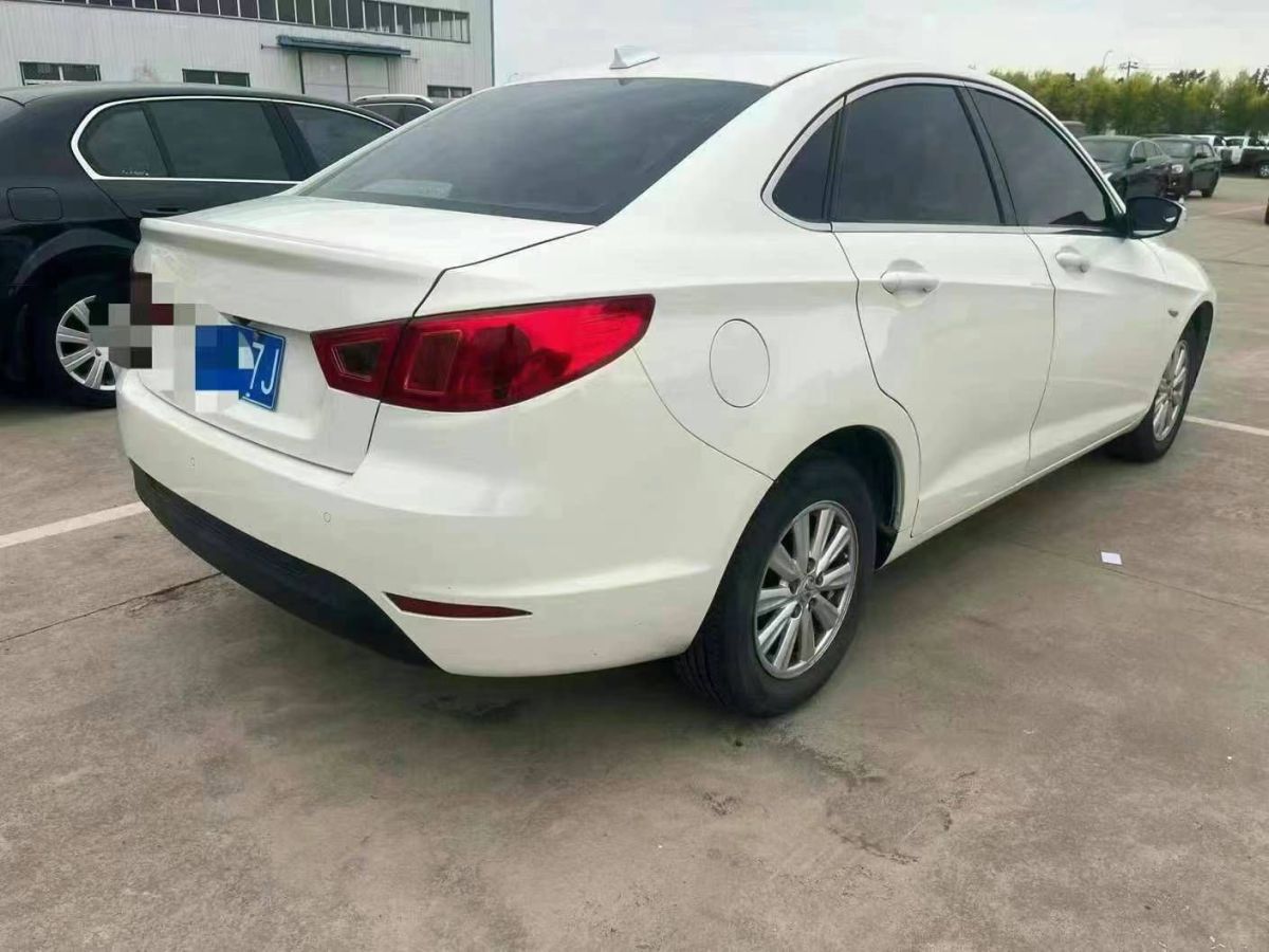 北汽紳寶 D50  2015款 1.5L CVT標準超值導航版圖片