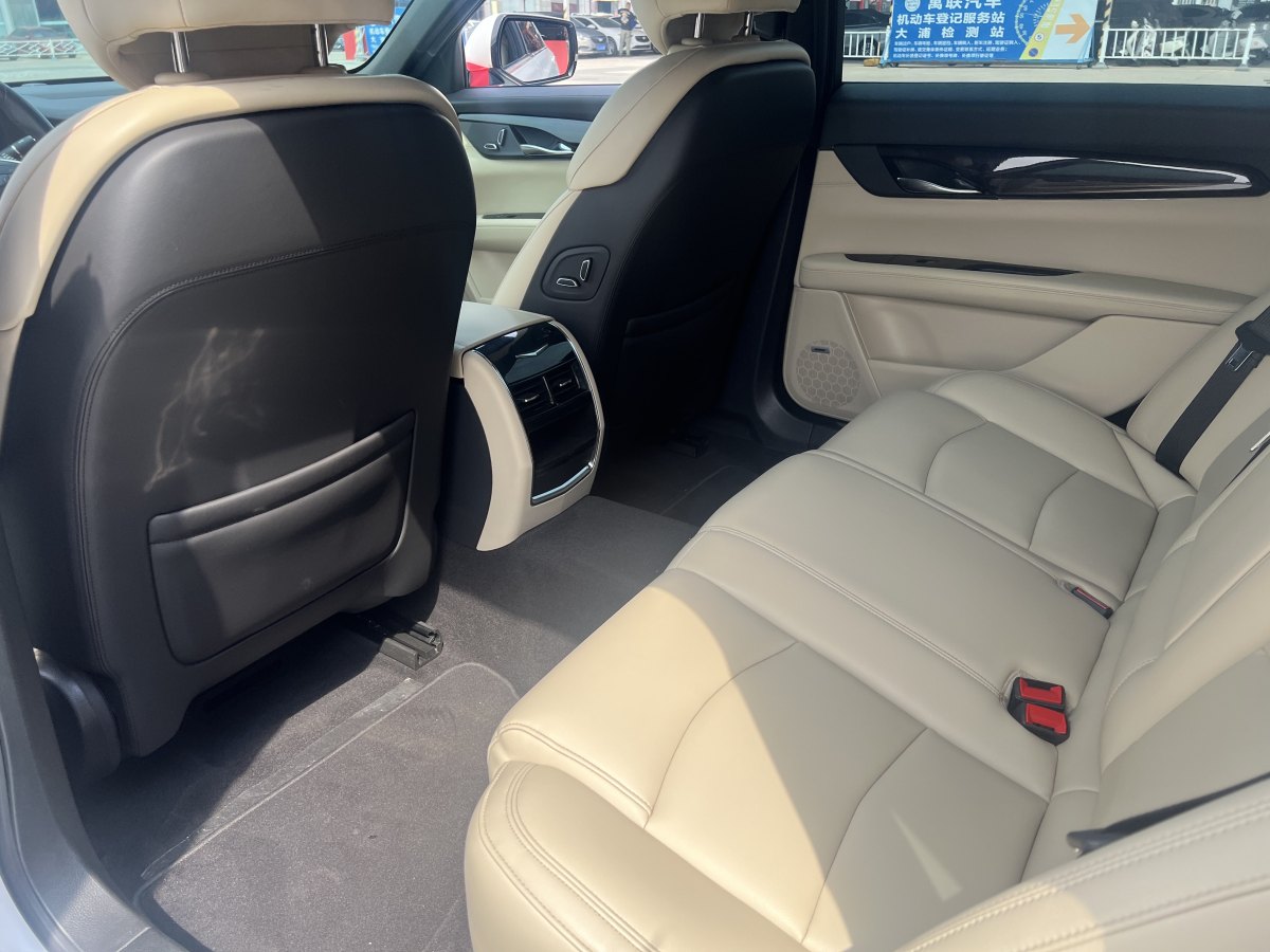 凱迪拉克 CT6  2019款 28T 時(shí)尚型圖片