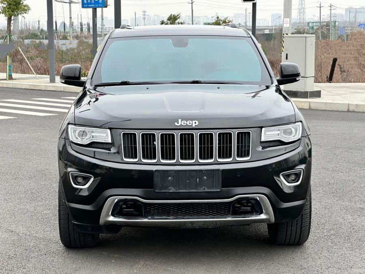 Jeep 大切諾基  2015款 3.0L 精英導航版圖片