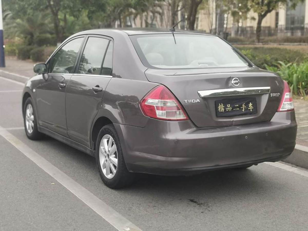 日產(chǎn) 頤達(dá)  2009款 1.6L 自動(dòng)科技版圖片