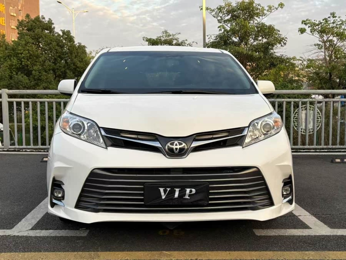 豐田 塞納  2015款 3.5L 兩驅(qū)LE圖片