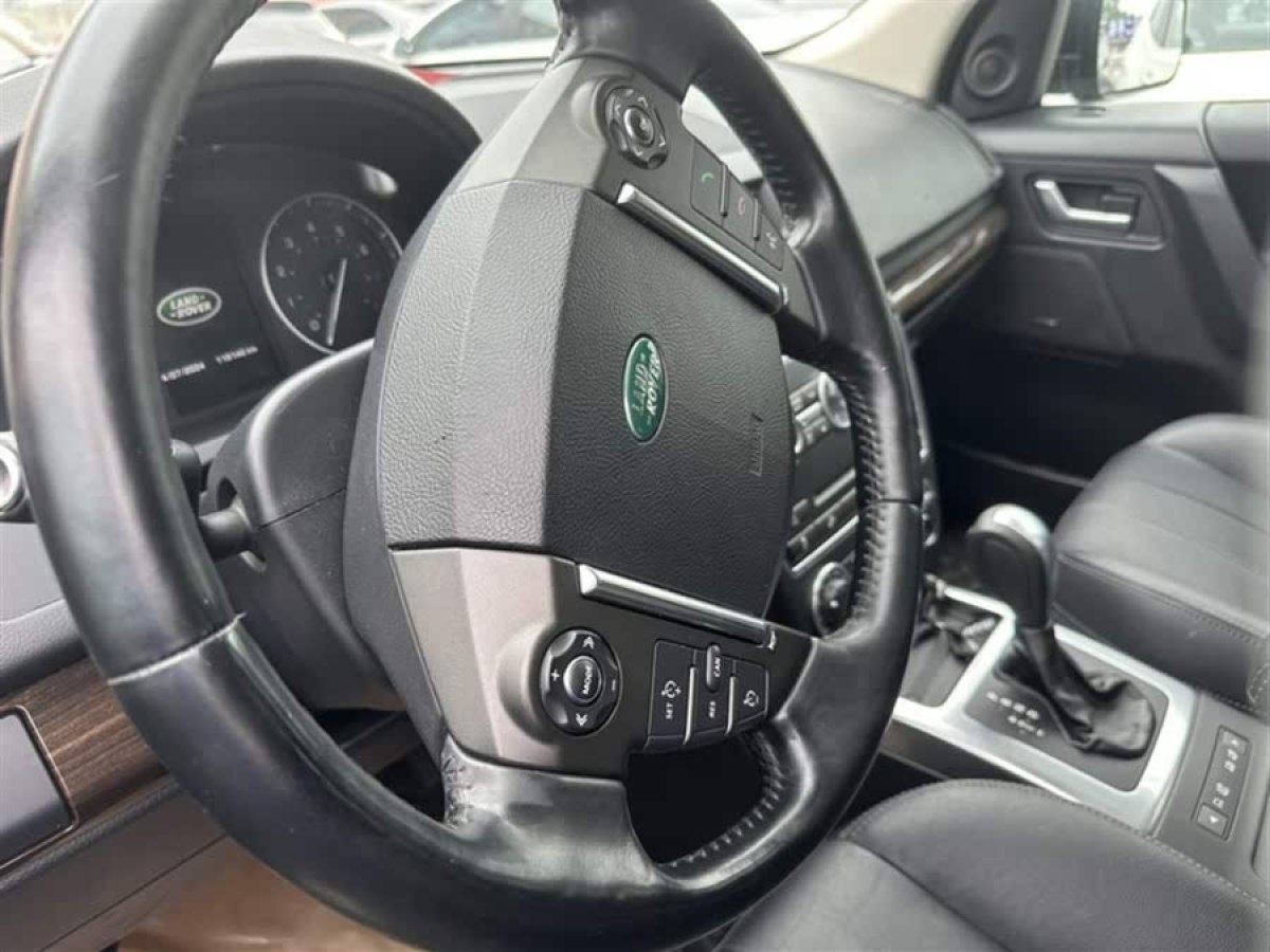 路虎 神行者2  2014款 2.0T Si4 SE汽油版圖片