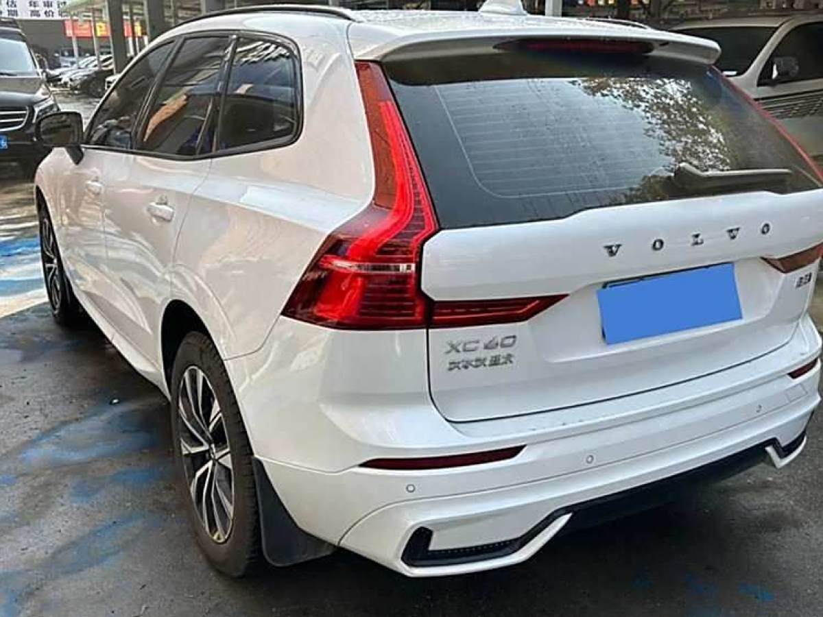 沃爾沃 XC60  2022款 B5 四驅智逸豪華版圖片