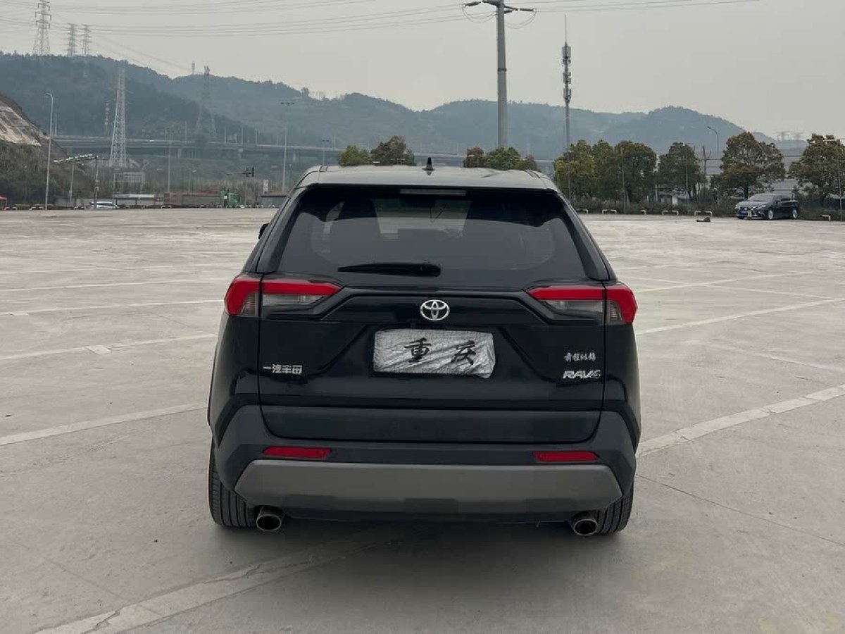 2021年8月豐田 RAV4榮放  2021款 2.0L CVT兩驅(qū)風(fēng)尚版