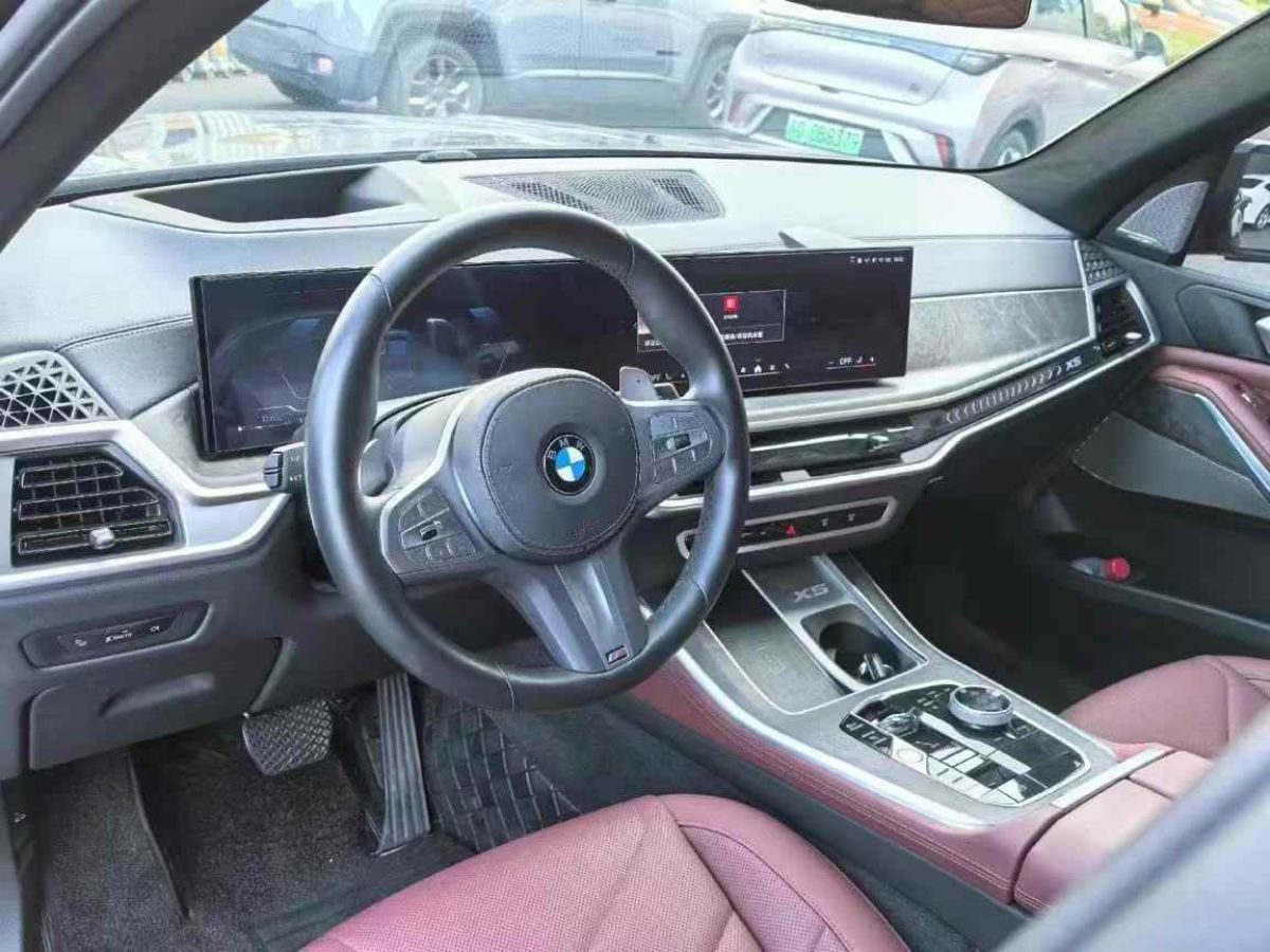 寶馬 寶馬X5  2024款 xDrive 40Li 尊享型黑焰限量版圖片