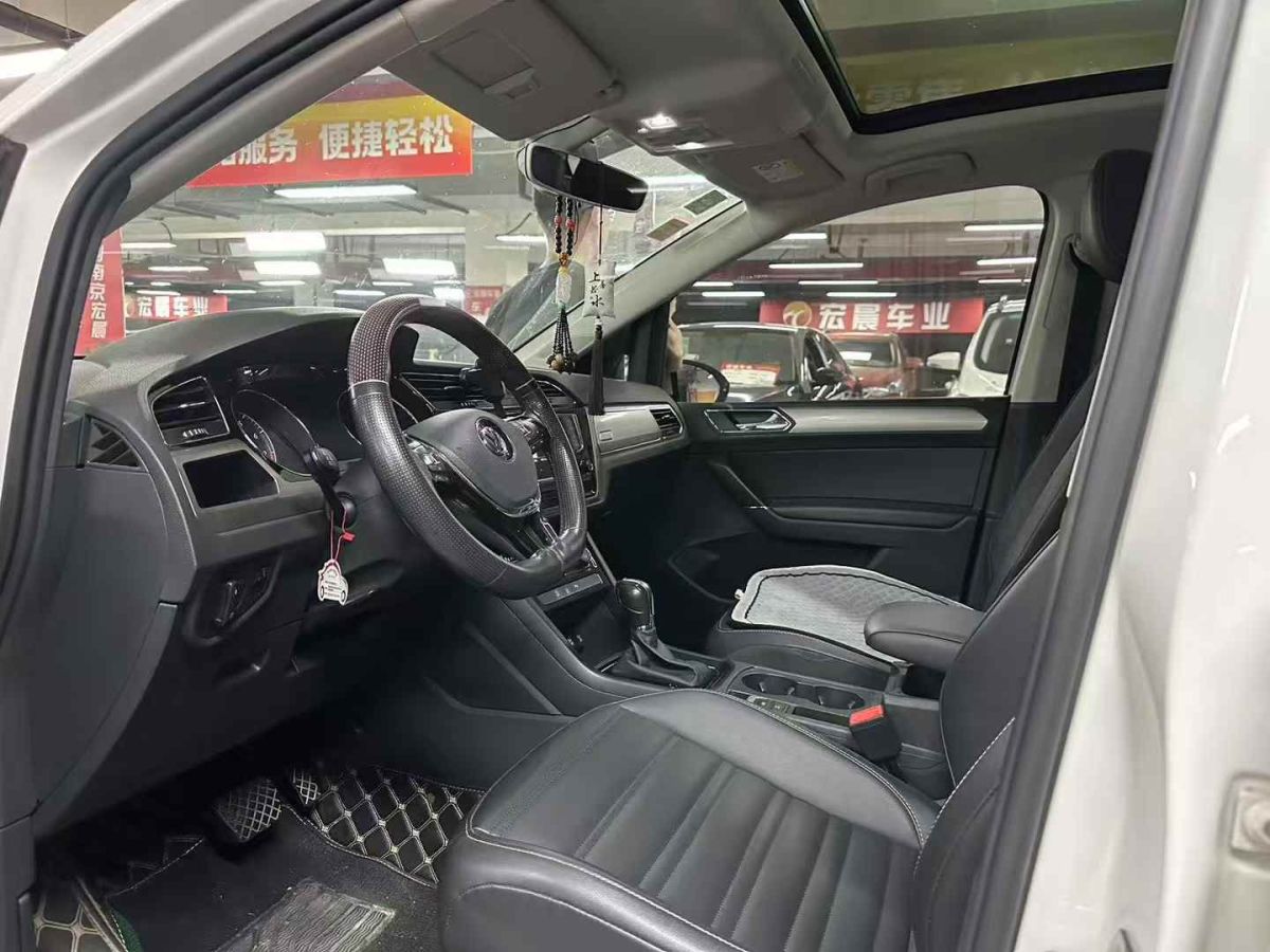 大眾 途觀  2019款 L 330TSI DSG兩驅(qū)R-Line旗艦版圖片