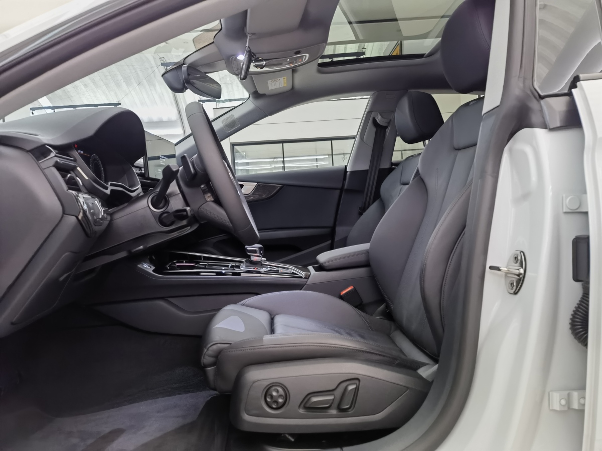 2024年6月奧迪 奧迪A5  2024款 Sportback 40 TFSI quattro 豪華動感型