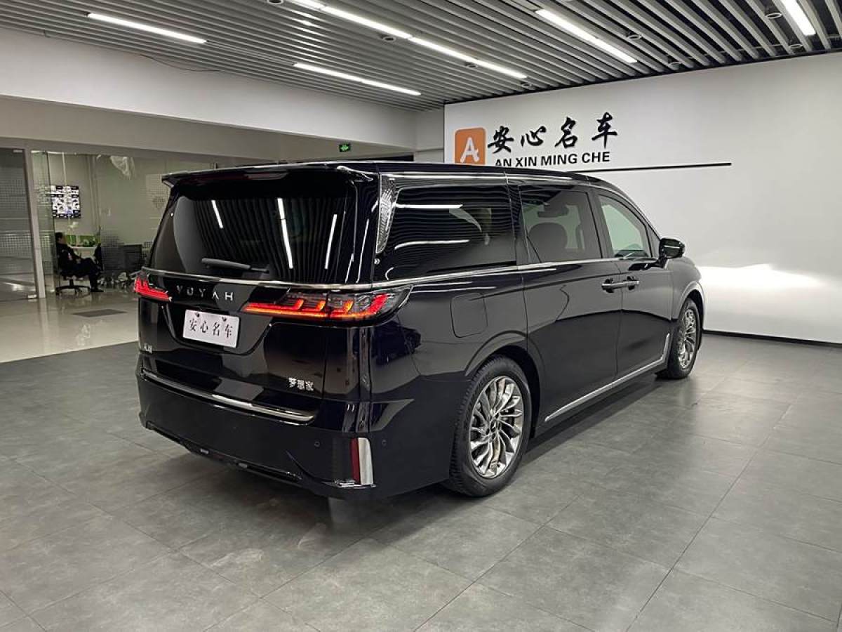 嵐圖 夢想家  2024款 PHEV 超長續(xù)航旗艦版圖片