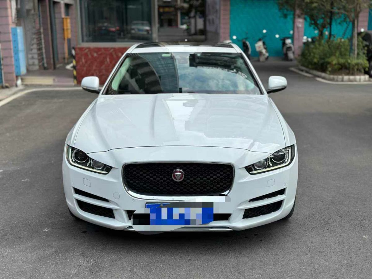 捷豹 XE  2018款 2.0T 300PS 四驅(qū)R-Sport運動版圖片