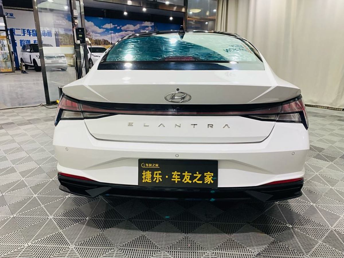 2022年6月現(xiàn)代 伊蘭特  2022款 1.5L CVT LUX尊貴版