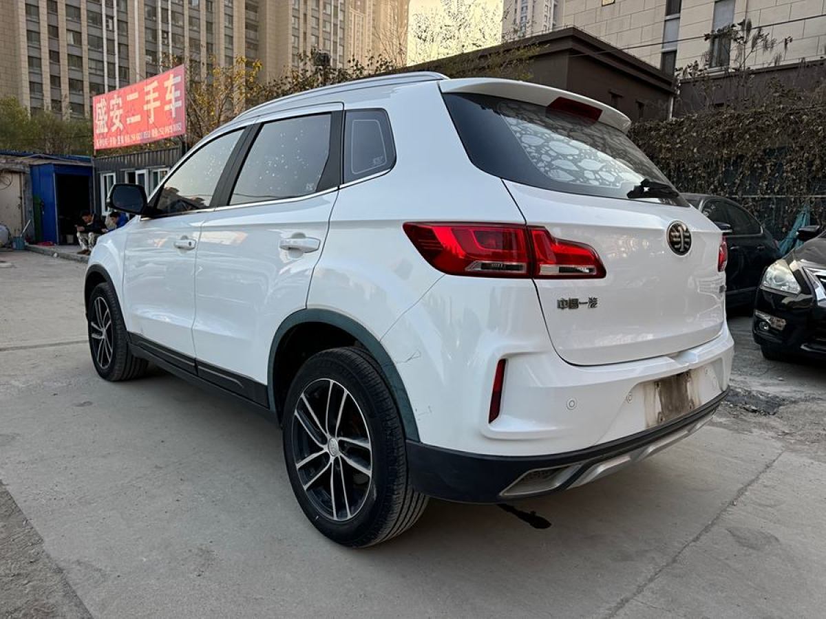 奔騰 X40  2017款 1.6L 自動豪華型圖片