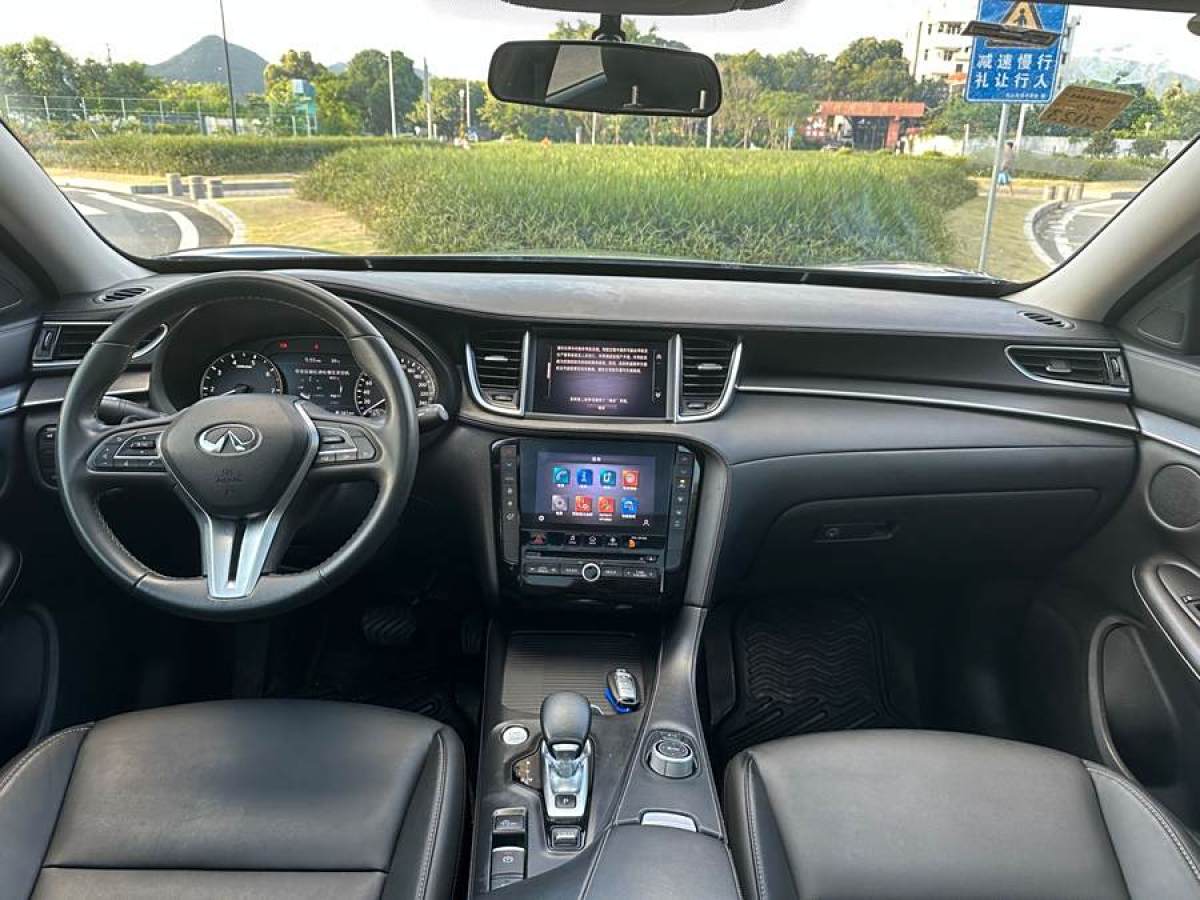 英菲尼迪 QX50  2020款 改款 2.0T 兩驅(qū)菁英版圖片