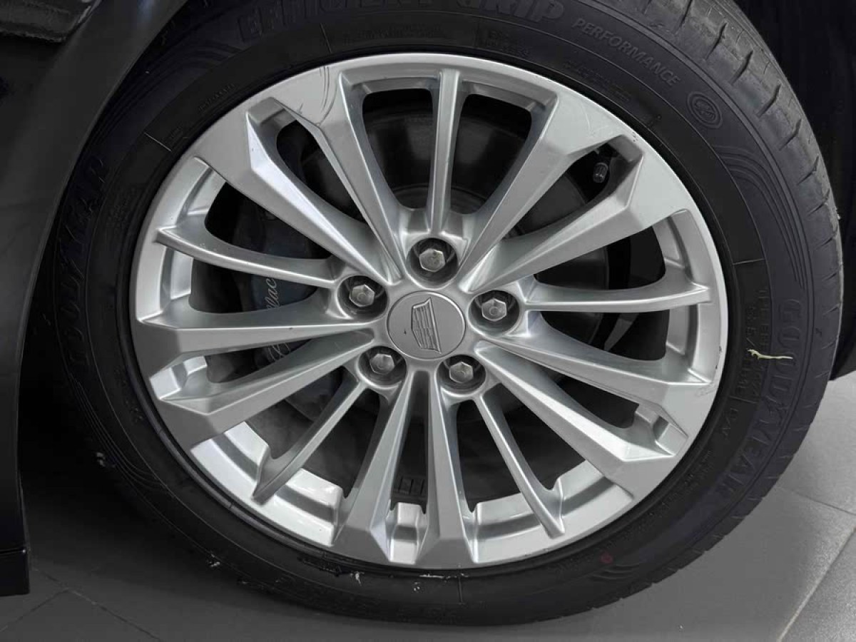 凱迪拉克 CT6  2016款 28T 時(shí)尚型圖片