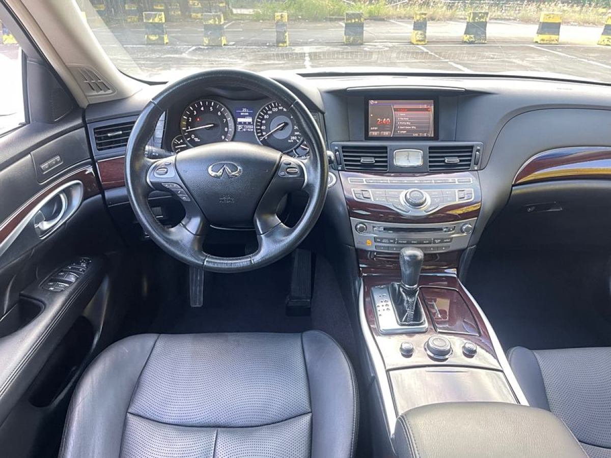 2014年3月英菲尼迪 Q70  2013款 Q70L 2.5L 舒適版