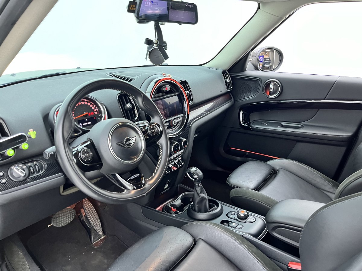 MINI COUNTRYMAN  2018款 1.5T COOPER ALL4 藝術(shù)家圖片