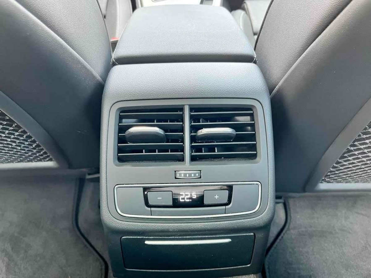 奧迪 奧迪A4L  2023款 40 TFSI 時尚動感型圖片