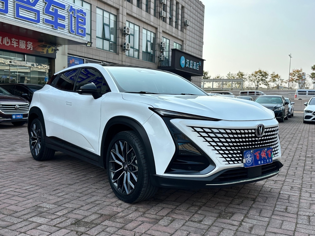 長(zhǎng)安 UNI-T  2022款 1.5T 尊貴型圖片