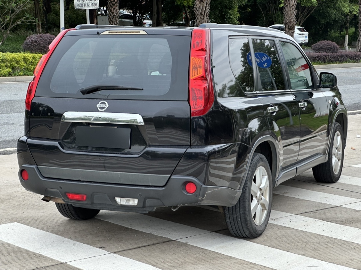 日產(chǎn) 奇駿  2010款 2.5L CVT豪華版 4WD圖片