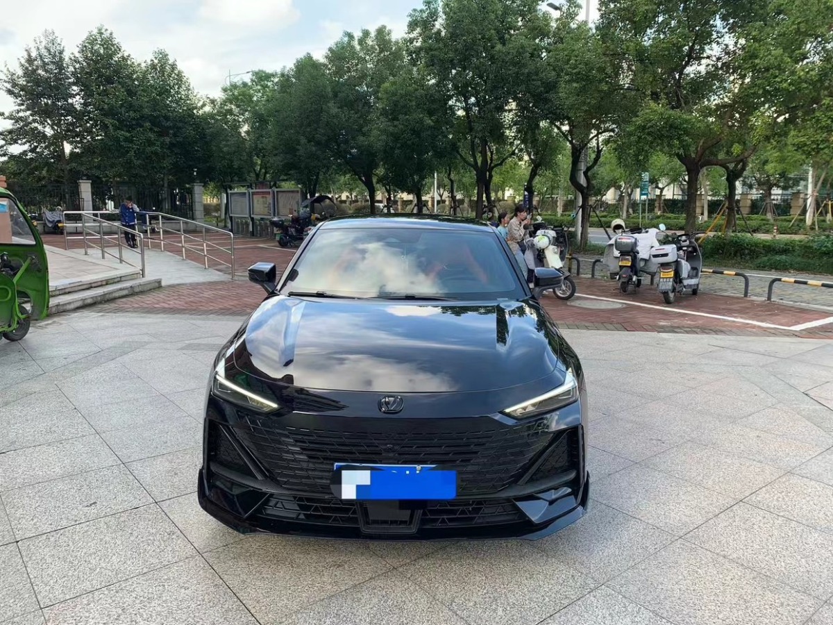 長(zhǎng)安 長(zhǎng)安UNI-V  2023款 1.5T 運(yùn)動(dòng)版圖片