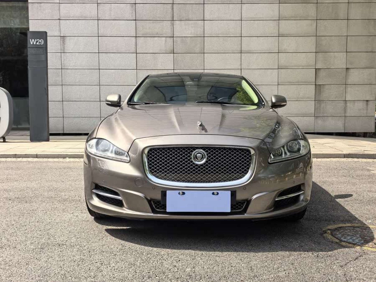 捷豹 XJ  2011款 XJL 3.0 全景商務(wù)版圖片