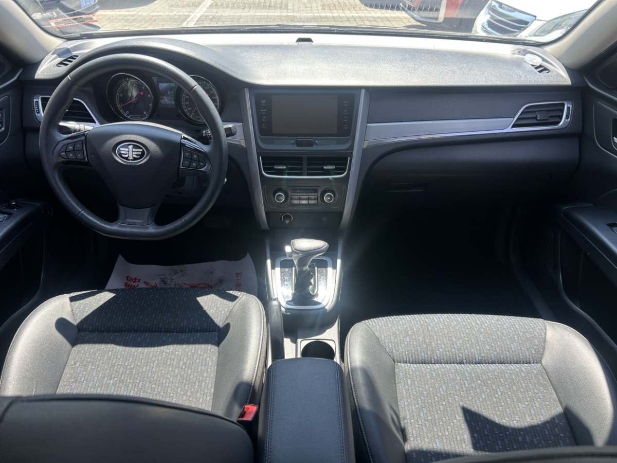 奔騰 B30  2016款 1.6L 自動豪華型圖片