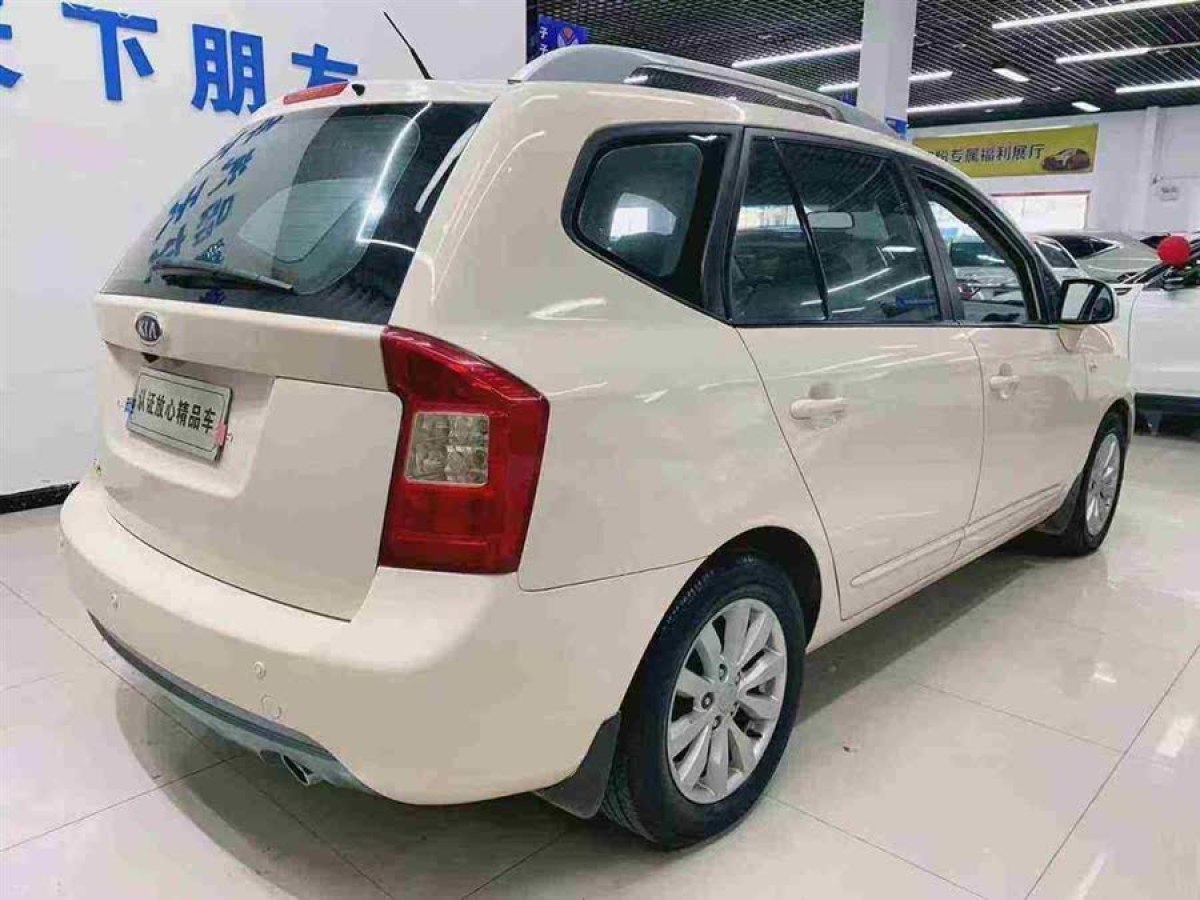 起亞 佳樂(lè)  2011款 2.0L 5座自動(dòng)標(biāo)準(zhǔn)版圖片