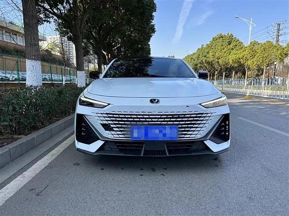 長安 長安UNI-V  2023款 1.5T 尊貴型圖片