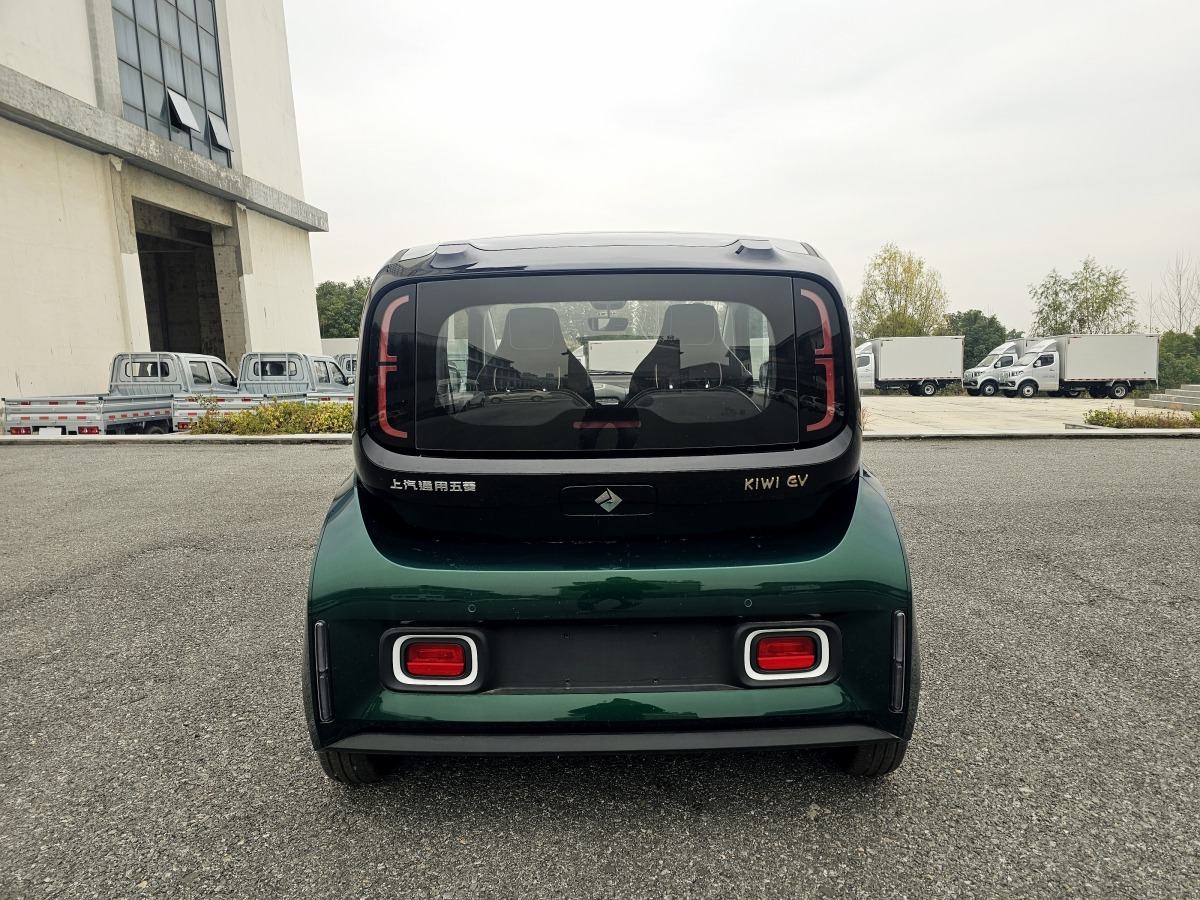 寶駿 寶駿KiWi EV  2022款 設(shè)計師輕享版 三元鋰圖片