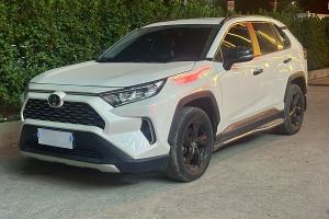 RAV4荣放 丰田 2.0L CVT两驱风尚版