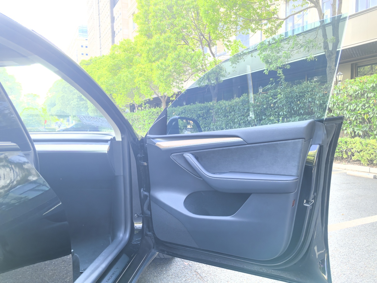 特斯拉 Model Y  2022款 改款 后輪驅(qū)動(dòng)版圖片