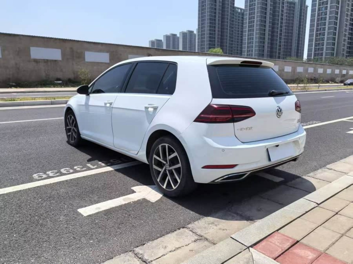 大眾 高爾夫  2018款 230TSI 自動(dòng)豪華型圖片