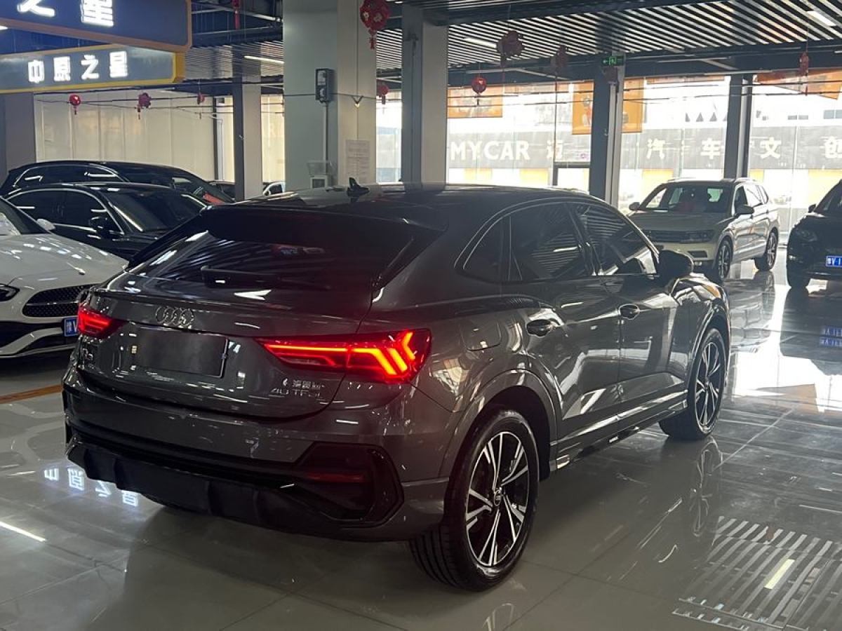 奧迪 奧迪Q3 Sportback  2023款 40 TFSI RS套件燃速型圖片