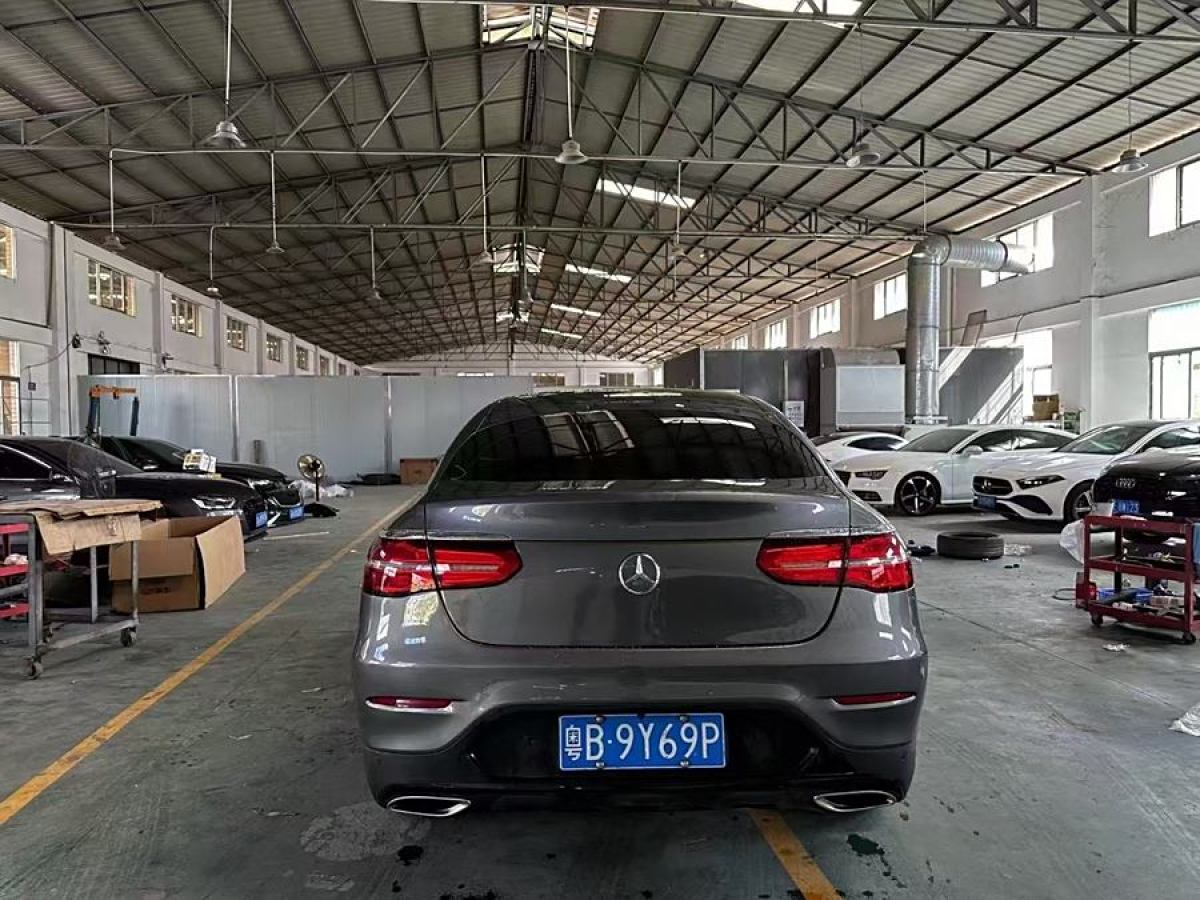 2017年5月奔馳 奔馳GLC  2023款 GLC 300 4MATIC 轎跑SUV