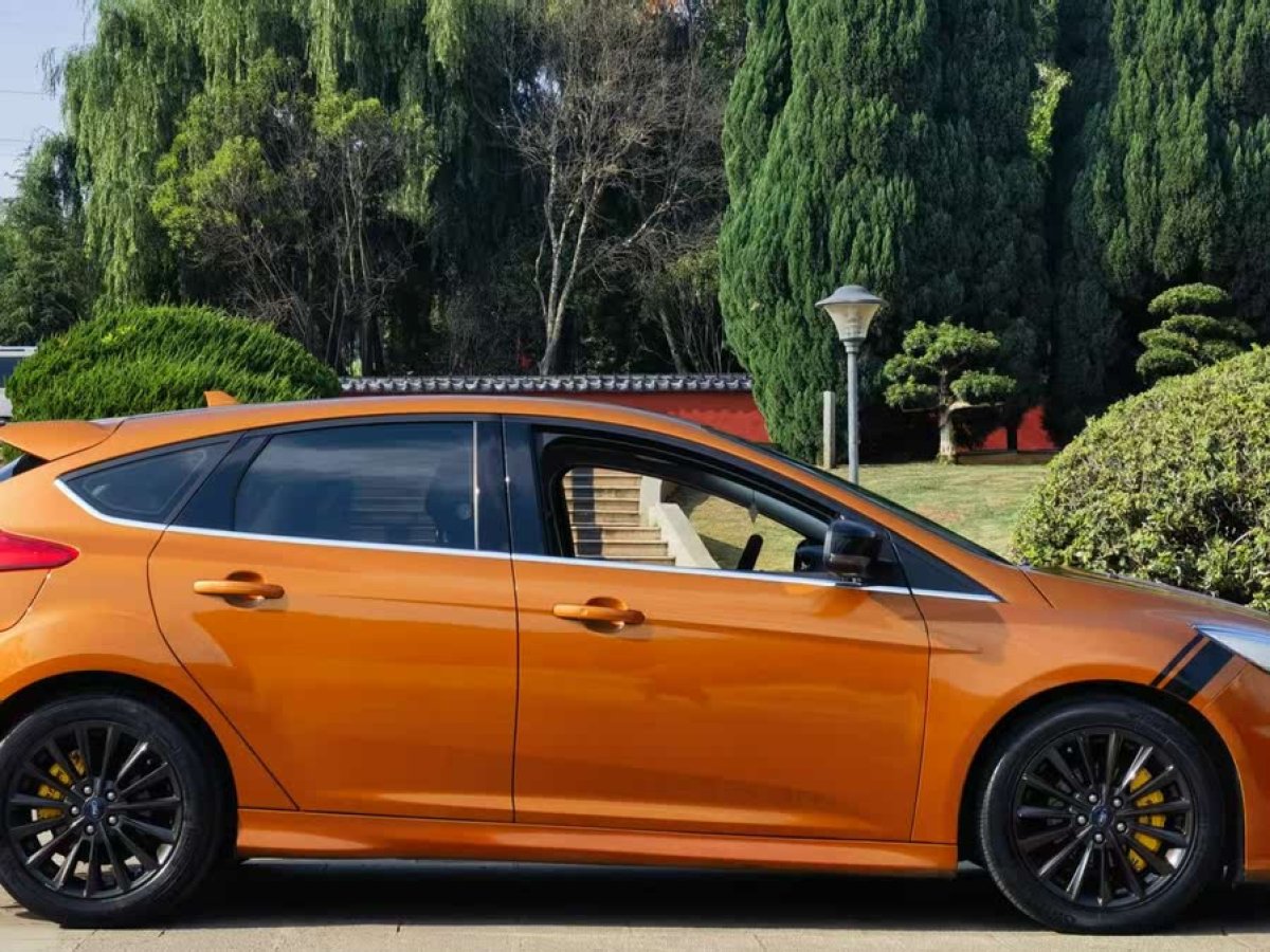 福特 ?？怂? 2018款 兩廂經(jīng)典 EcoBoost 180 自動(dòng)運(yùn)動(dòng)型圖片
