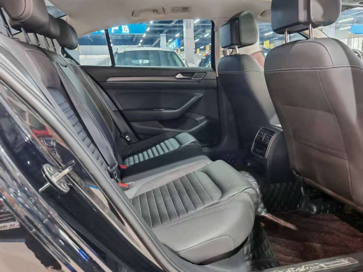 大眾 邁騰  2020款 330TSI DSG 領(lǐng)先型圖片