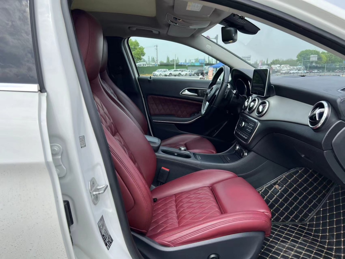 奔驰 奔驰GLA  2016款 GLA 220 4MATIC 豪华型图片